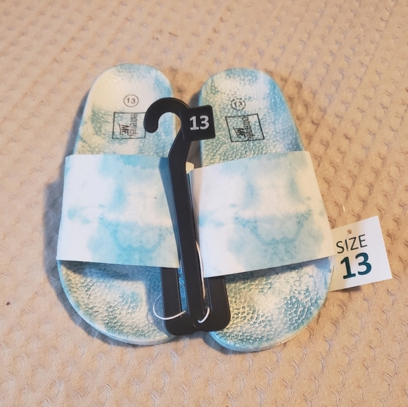 * GIRLS TIE DYE RAINBOW PASTEL LOUNGE SANDALS SLIDES WATER SHOES SIZE 13 NWT - Picture 2 of 3